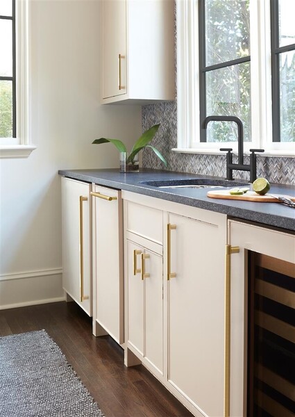 Bronx Appliance Pull 24" CC Champagne Bronze