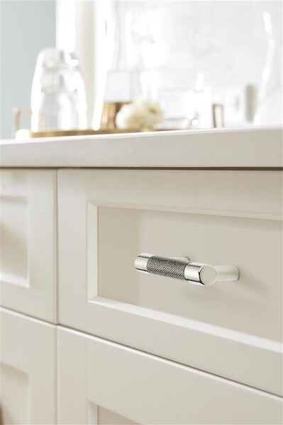 Esquire - Pull 128mm CC Polished Nickel/Gunmetal Bar Pull