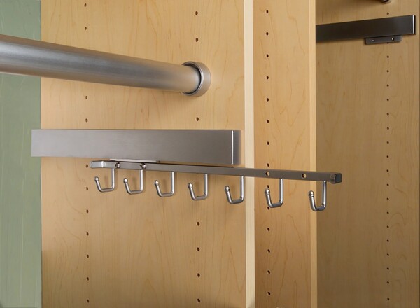 Rev-A-Shelf - Deluxe Slide Belt Rack - Chrome
