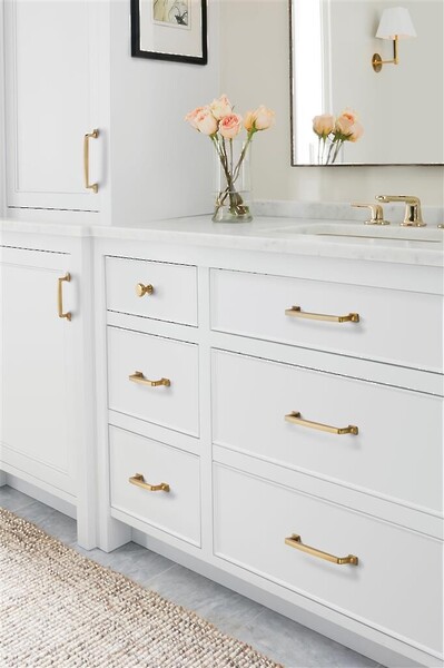 Westerly - Knob 1-3/16" Dia Knob Golden Champagne